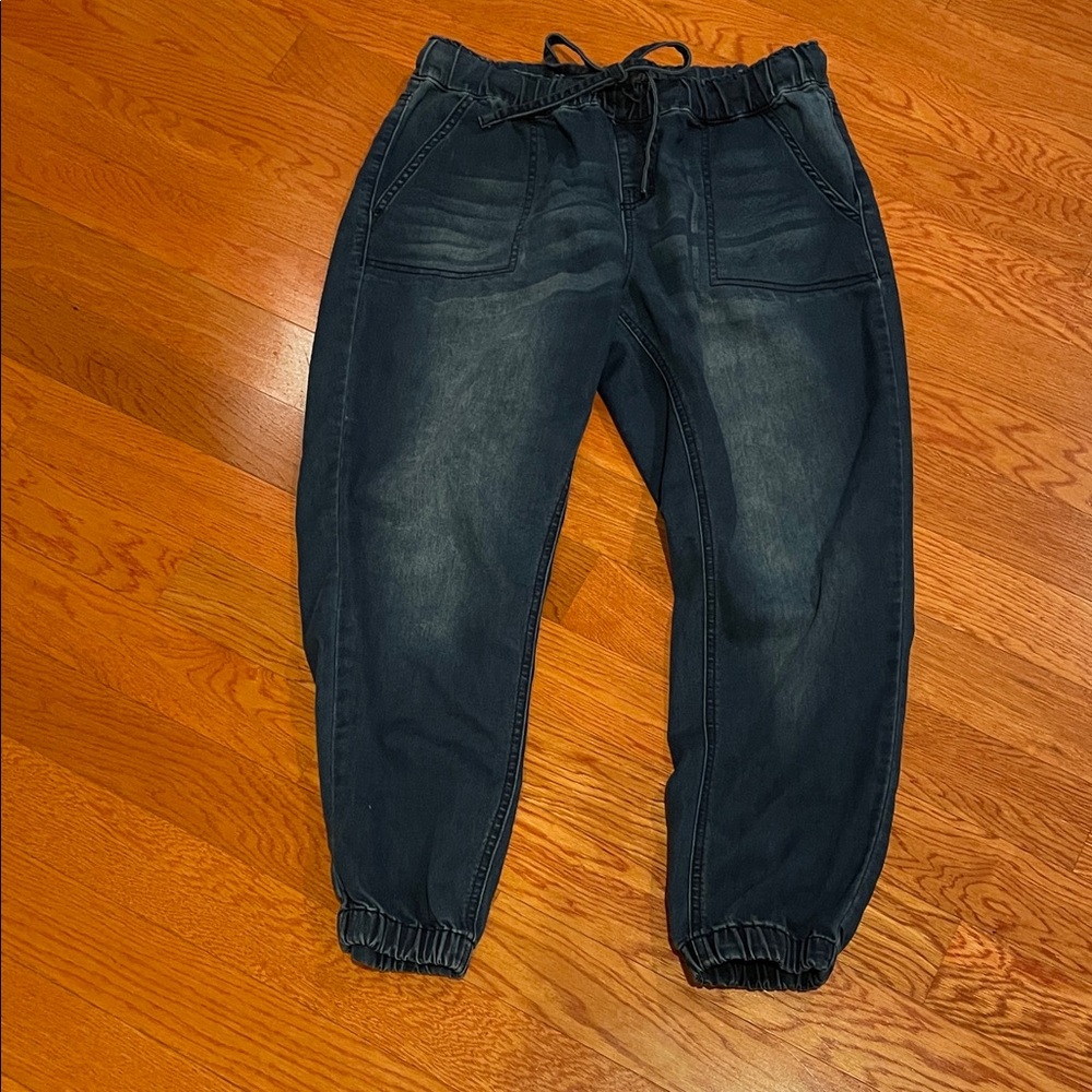 Stylish Navy Women's Ankle‎ Jeans